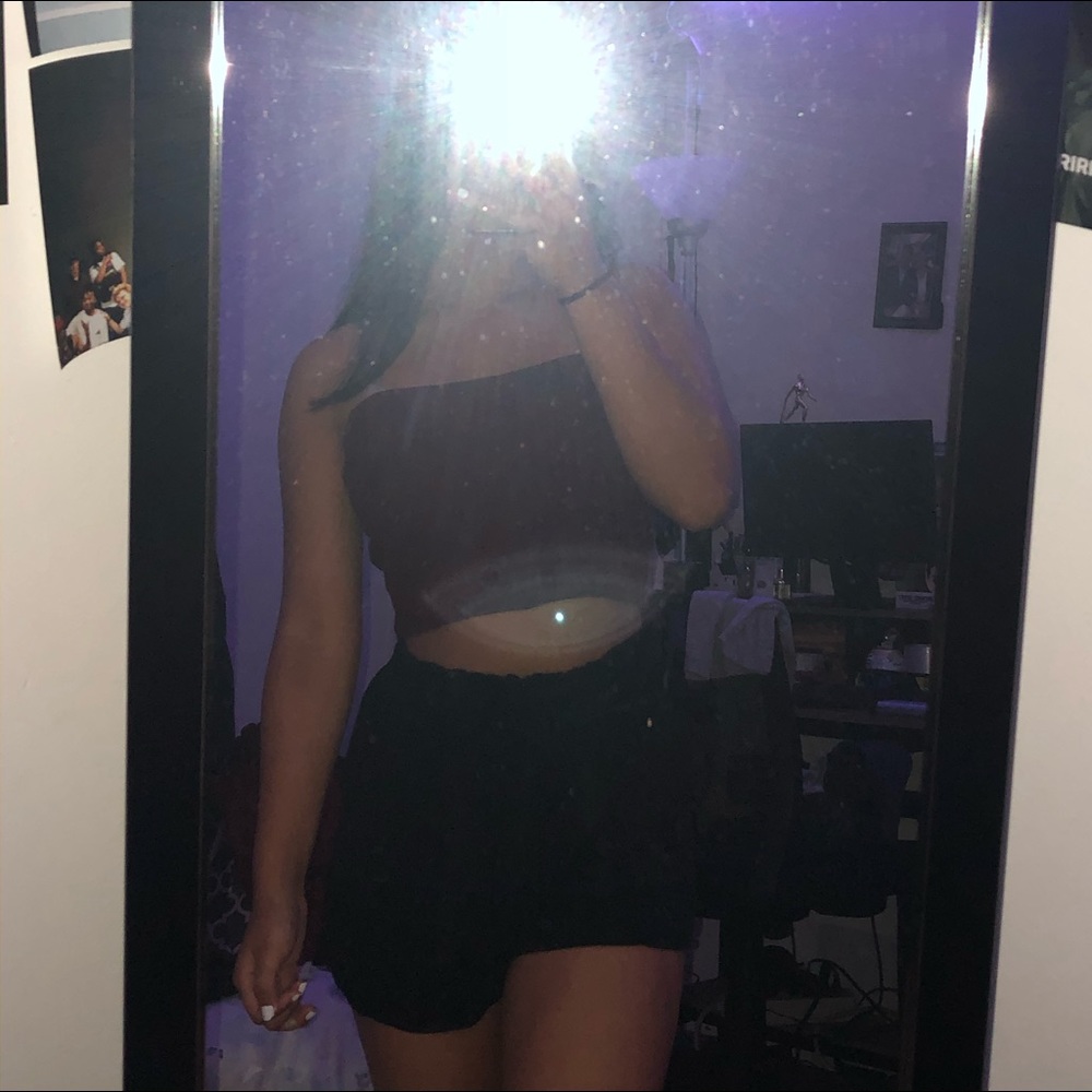 maroon tube top